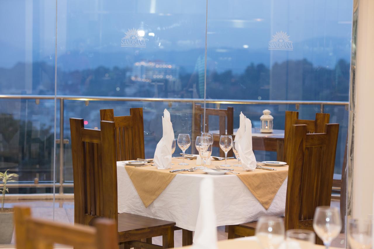 Sandriana Lake View Hotel Канди Екстериор снимка