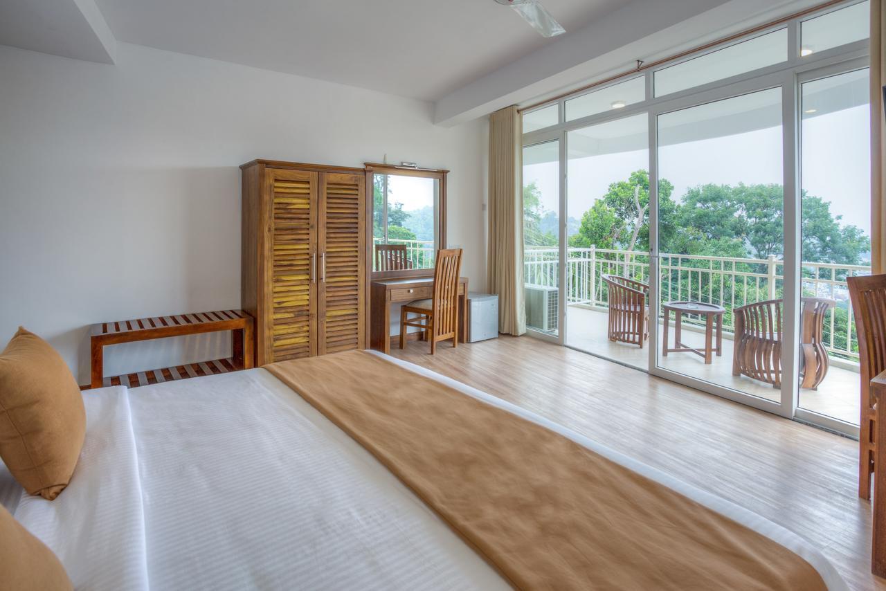 Sandriana Lake View Hotel Канди Екстериор снимка